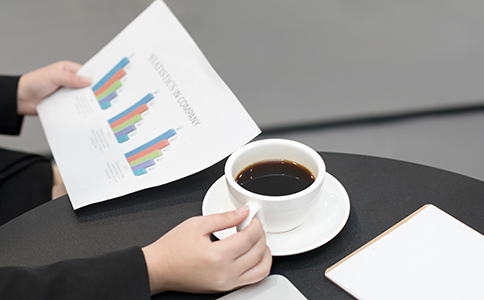 銀行開公戶時會有一些費(fèi)用。如果你選擇上海作為注冊公司